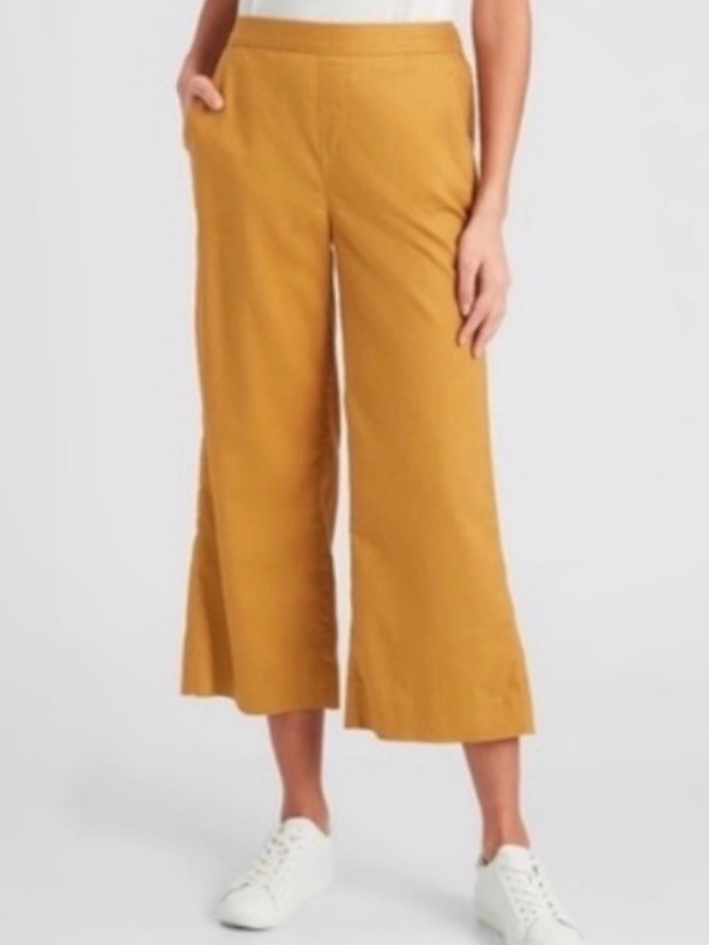 Banana Republic Wide-Leg Cropped Pants in Mustard